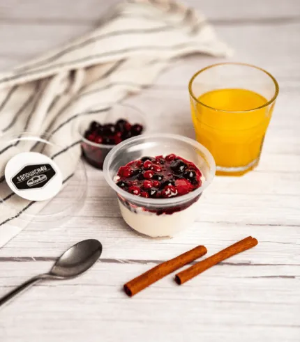 Görög joghurt erdei gyümölcsökkel