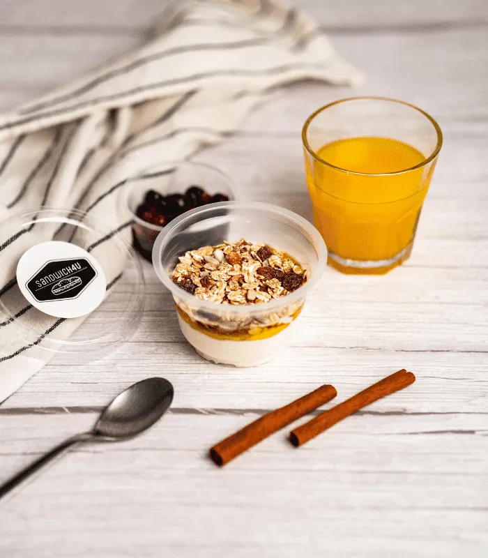 Görög joghurt mézzel, müzlivel Görög joghurt mézzel, müzlivel
