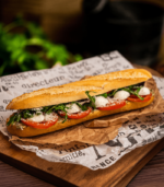 Pesto-s caprese bagett (V) (1)